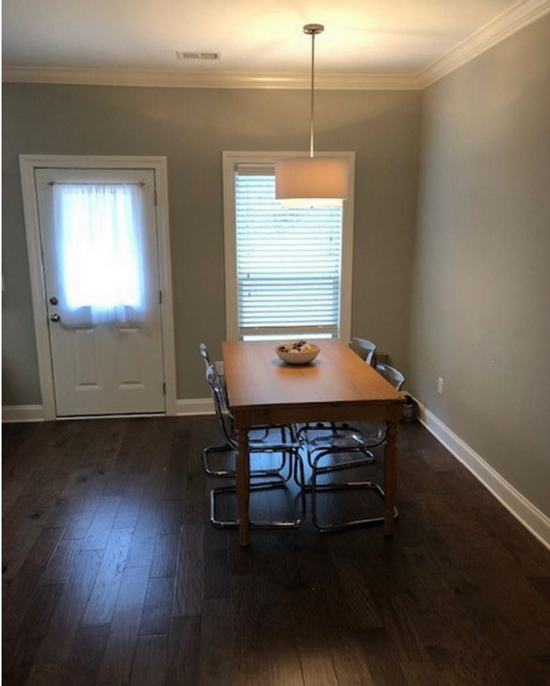 422 Walker Circle - Photo 2 of 12