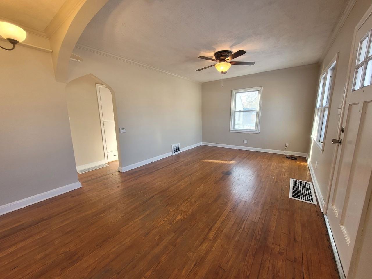 4614 Hickman Rd - Photo 3 of 20