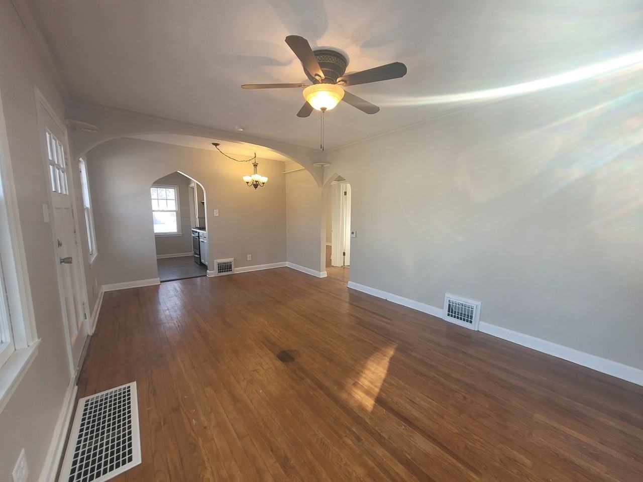 4614 Hickman Rd - Photo 5 of 20