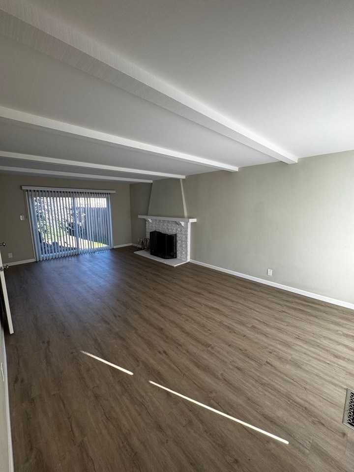 709 Widgeon St - Photo 3 of 32