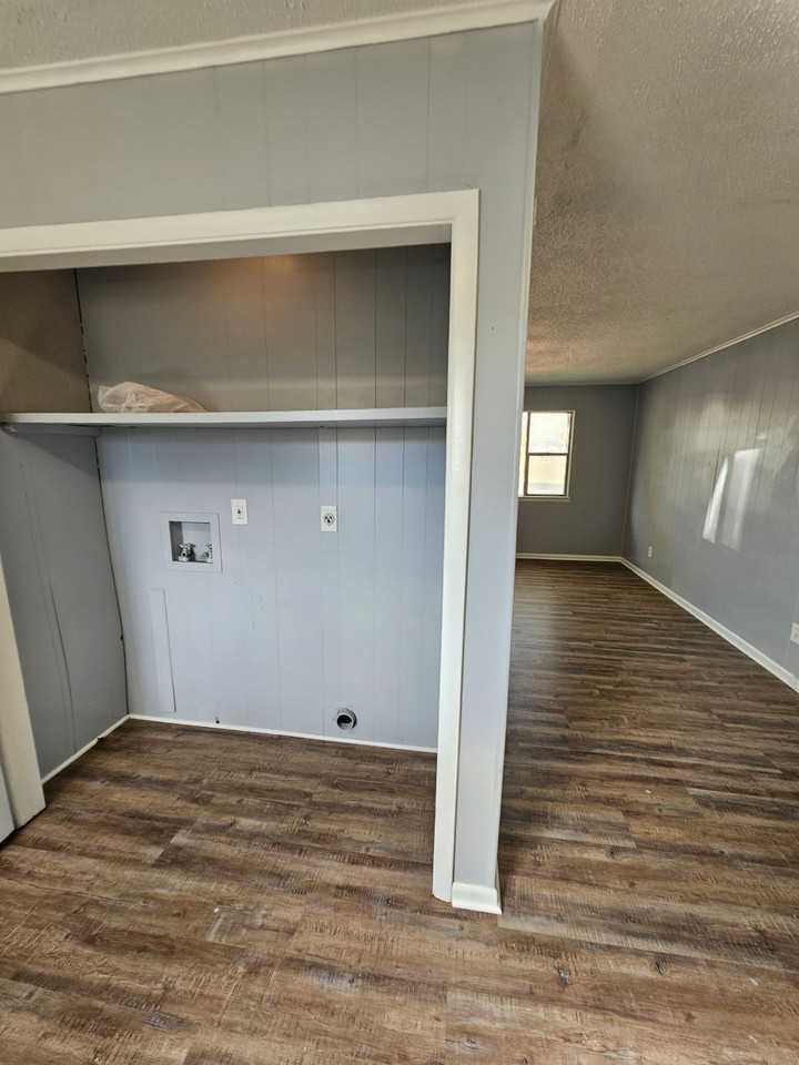 Home in East End - Photo 4 of 15