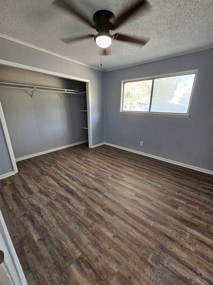 Home in East End - Photo 5 of 15