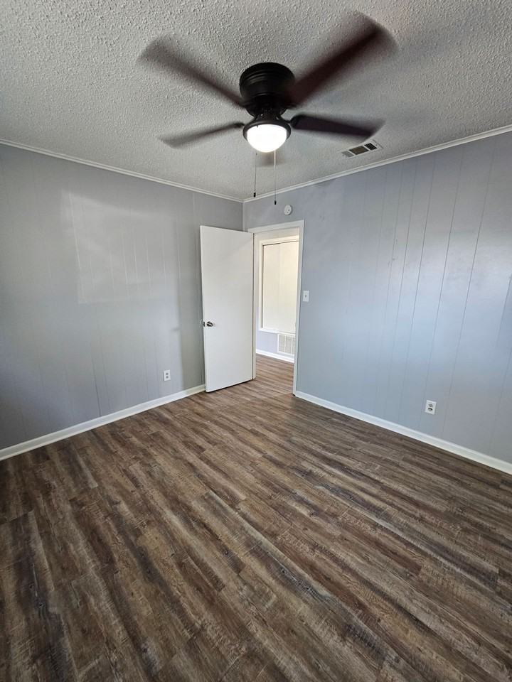 Home in East End - Photo 7 of 15