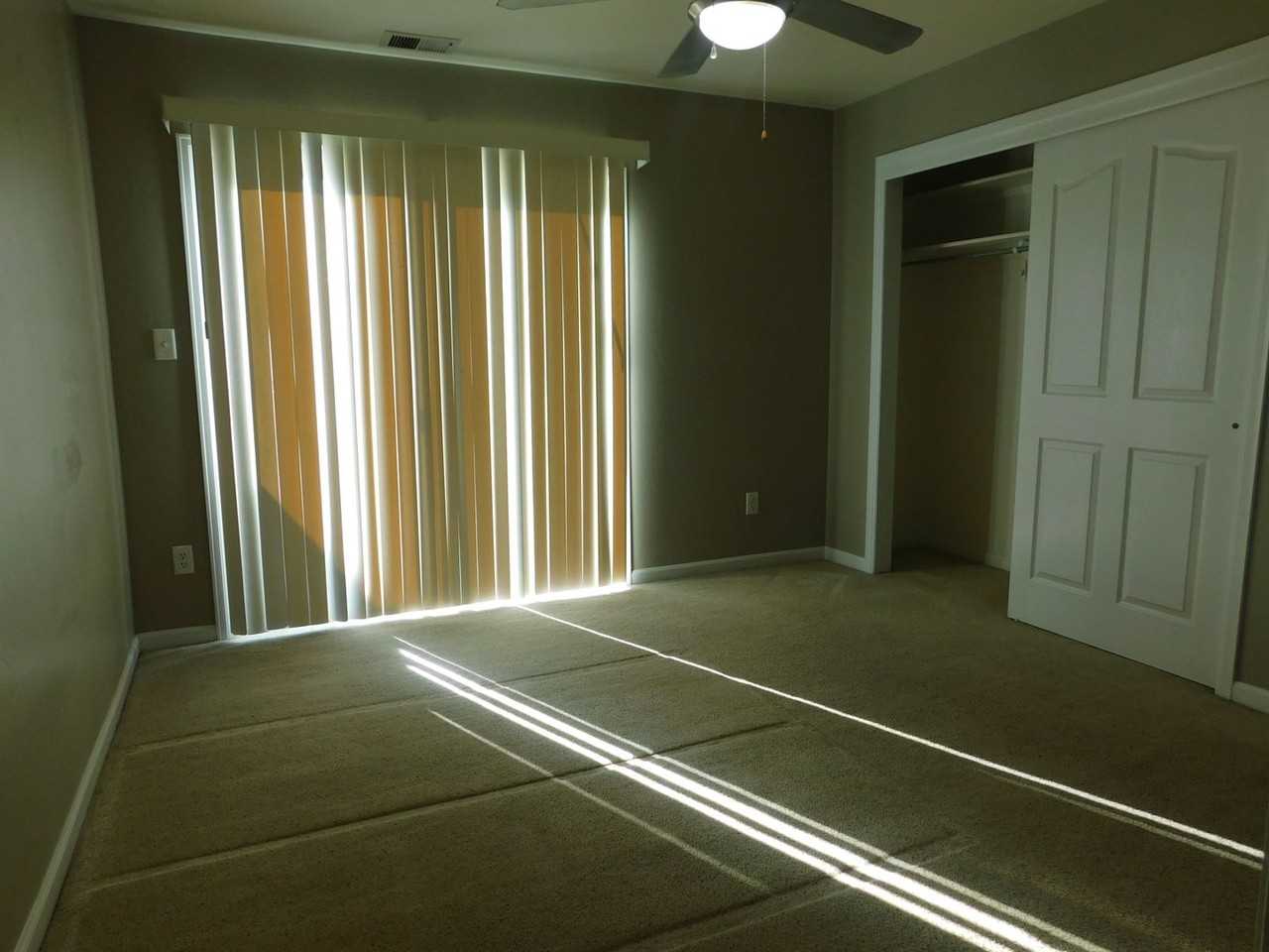 2881 1/2 Cascade Ave - Photo 6 of 11