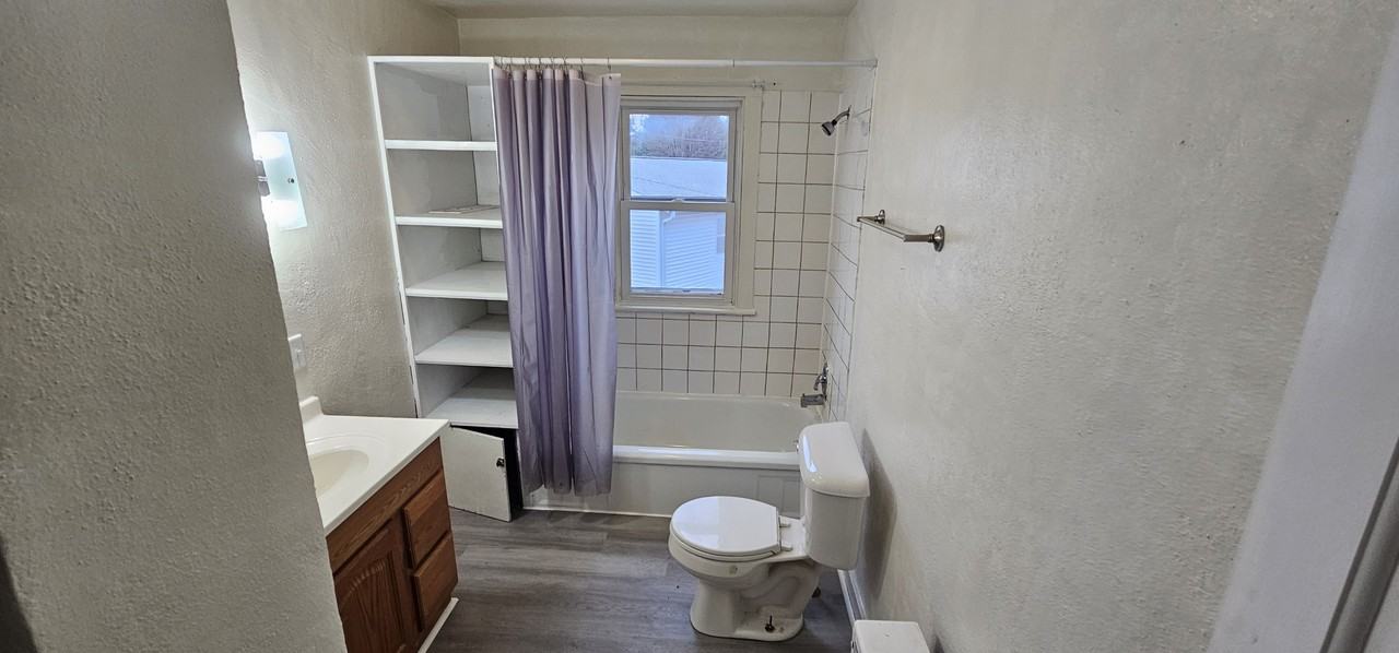 303 E State Rd - Photo 5 of 8