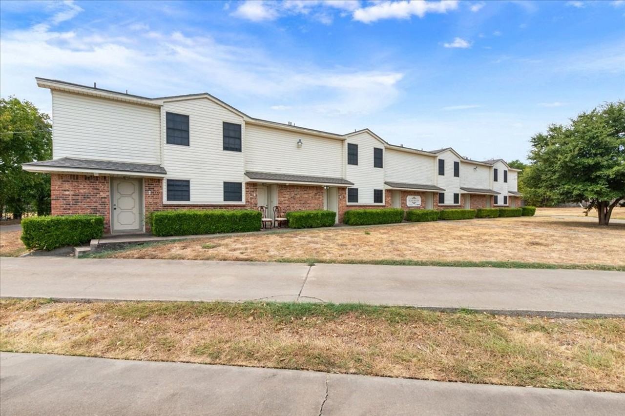 214 Romana Cir - Photo 3 of 7