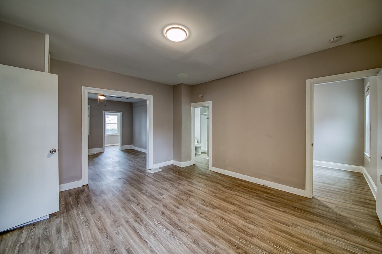 1330 Maude Ave Ne #NA - Photo 4 of 20