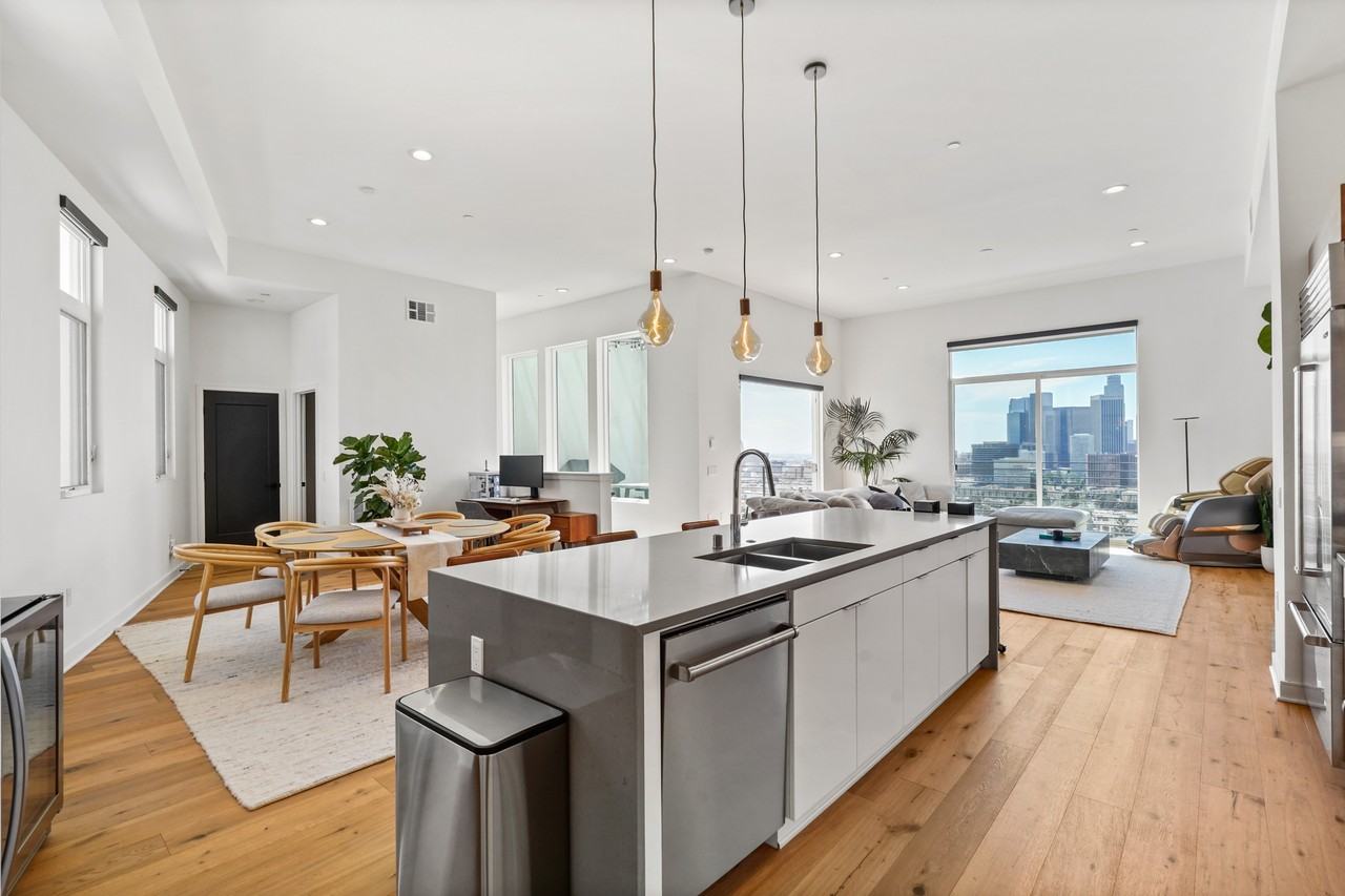 1122 Panorama Way #NA - Photo 2 of 25
