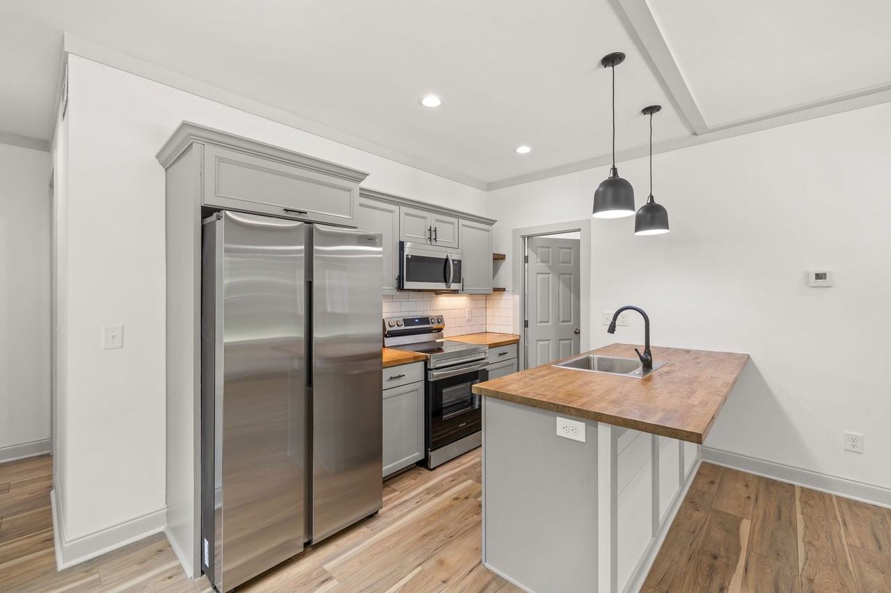 274 N Hazel Ave - Photo 3 of 12