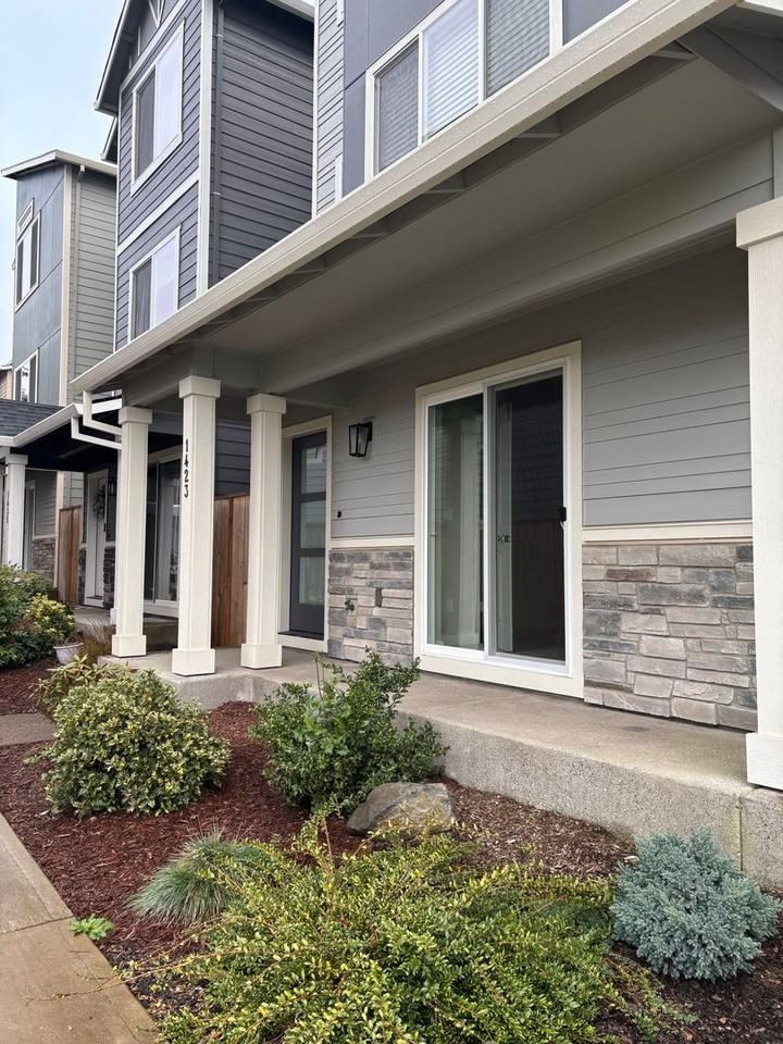 1423 N Siltstone Ave - Photo 2 of 38