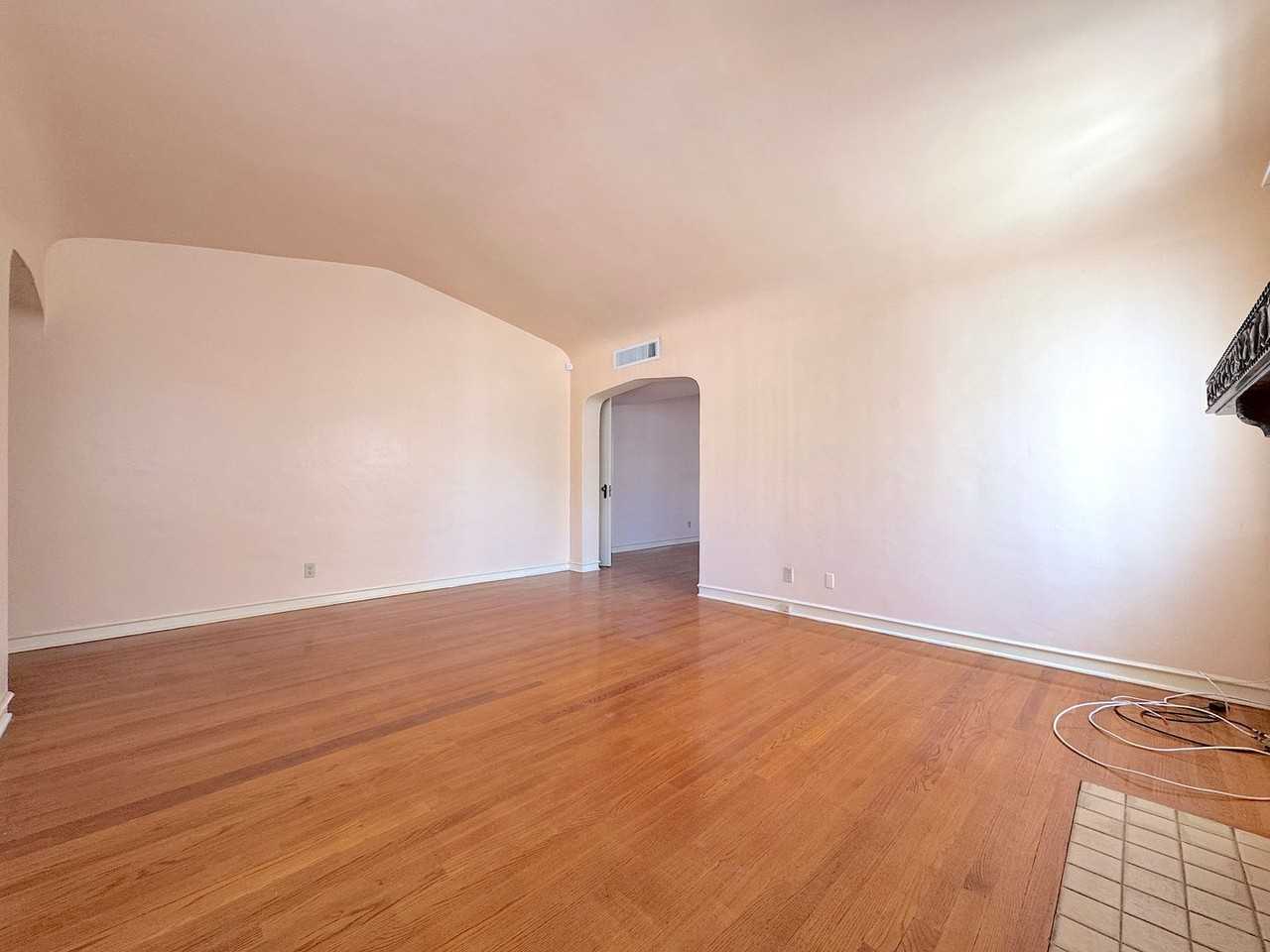 3706 Sacramento Ave - Photo 7 of 25