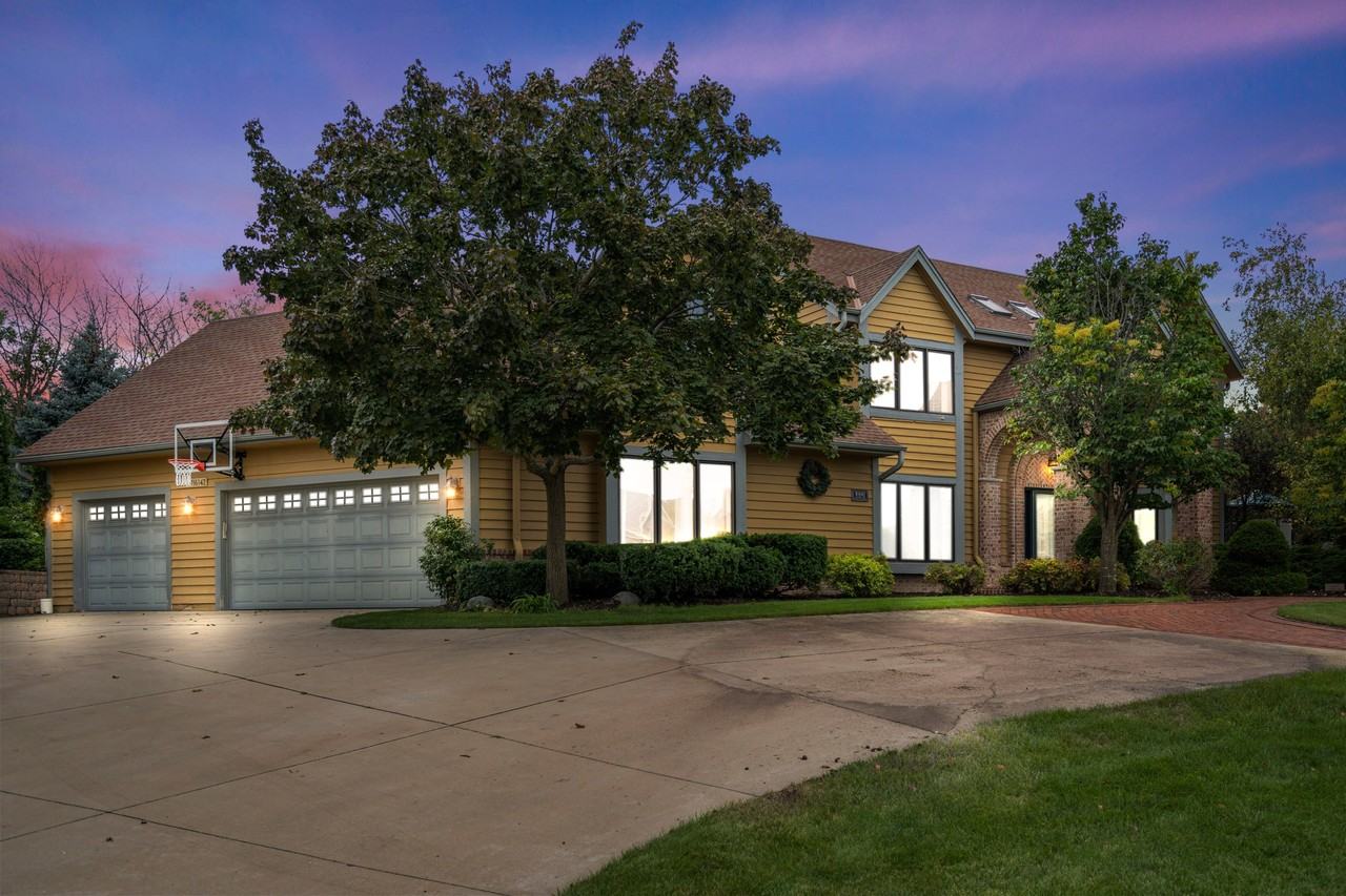 N53W16142 Waldens Pass #NA - Photo 2 of 18