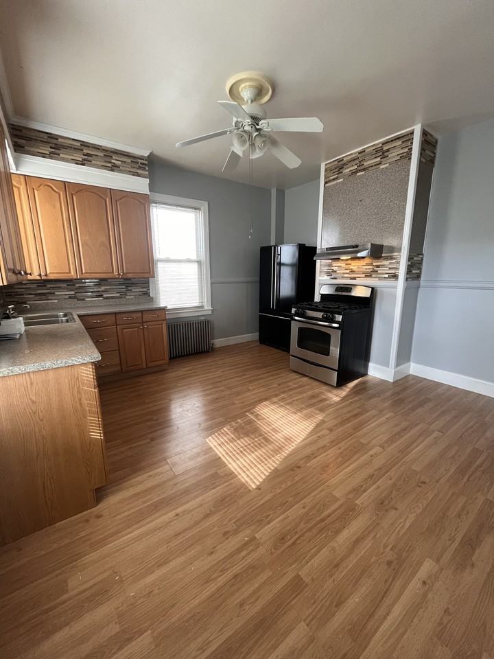 35 Mary Ave #NA - Photo 3 of 11