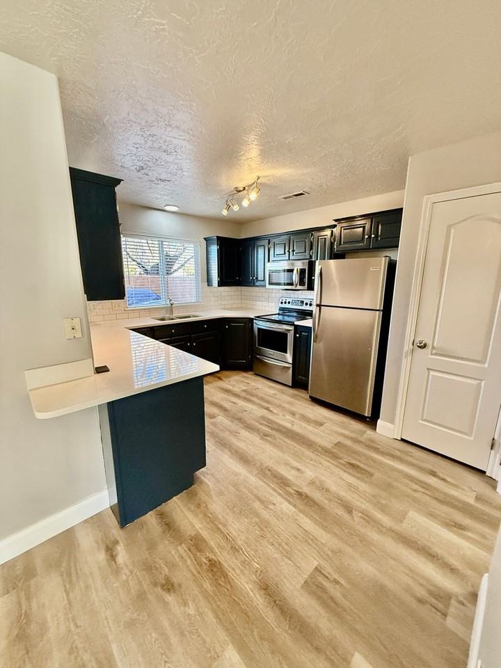 1065 N 1620 W #58 - Photo 6 of 31