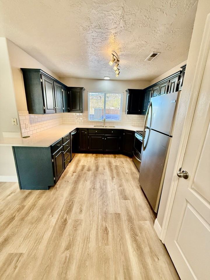 1065 N 1620 W #58 - Photo 7 of 31