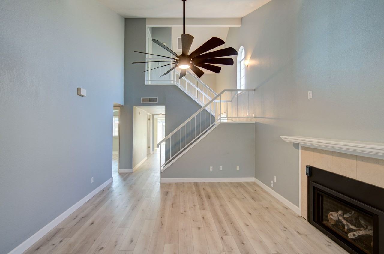 5455 N Marty Ave - Photo 2 of 13
