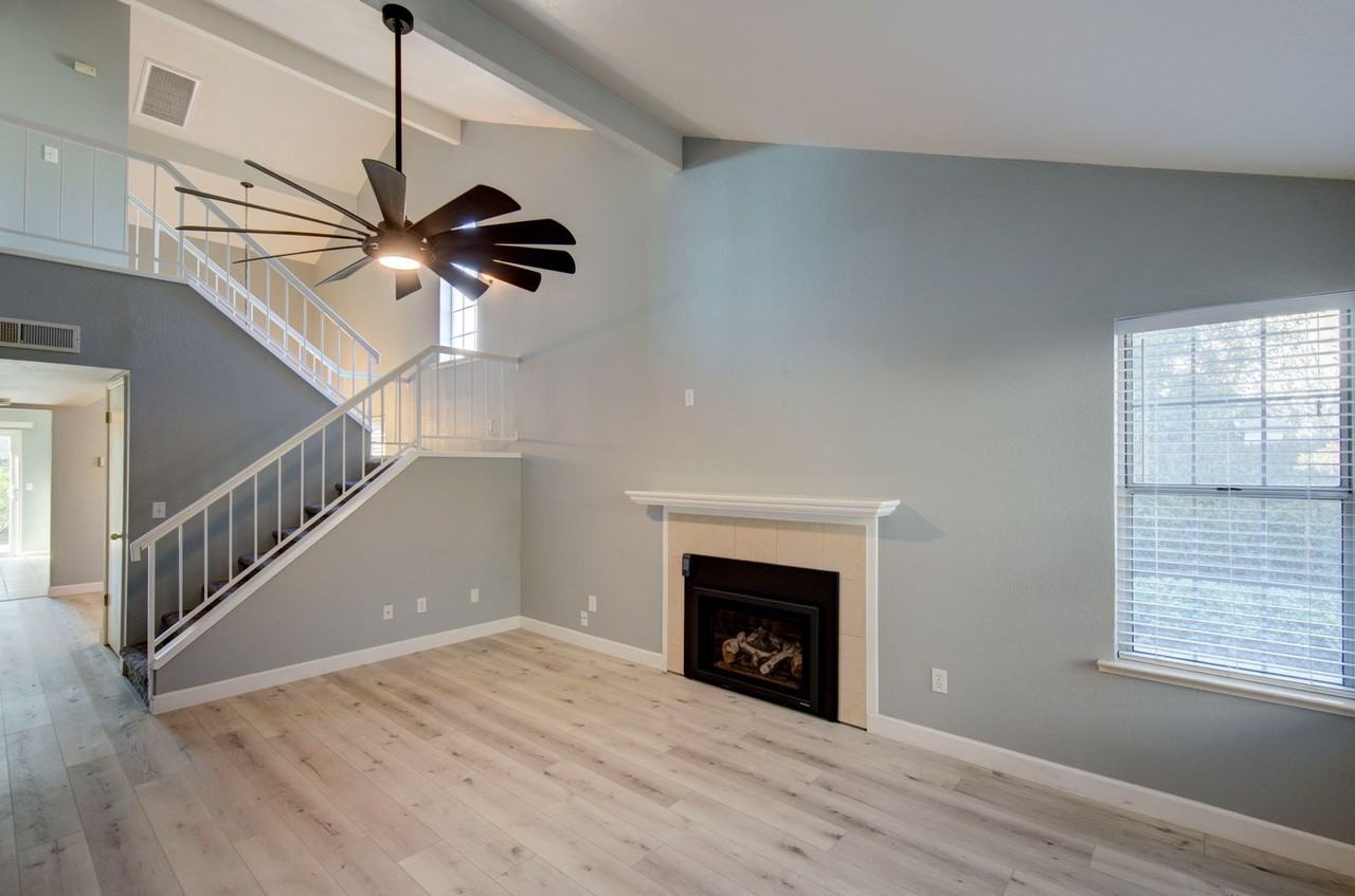5455 N Marty Ave - Photo 3 of 13
