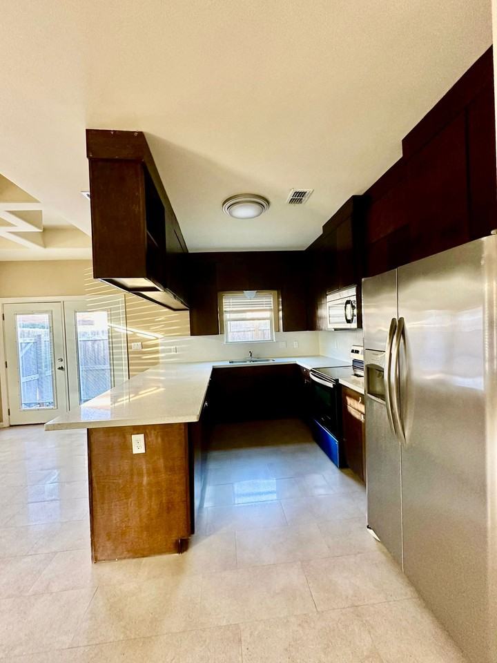 2407 N Mojave #4 - Photo 2 of 20