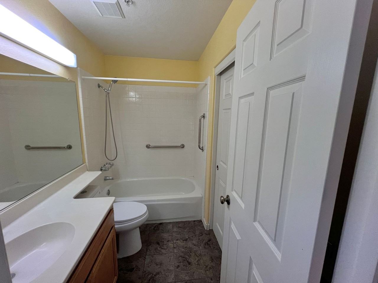 1706 Champagne Pl - Photo 7 of 17