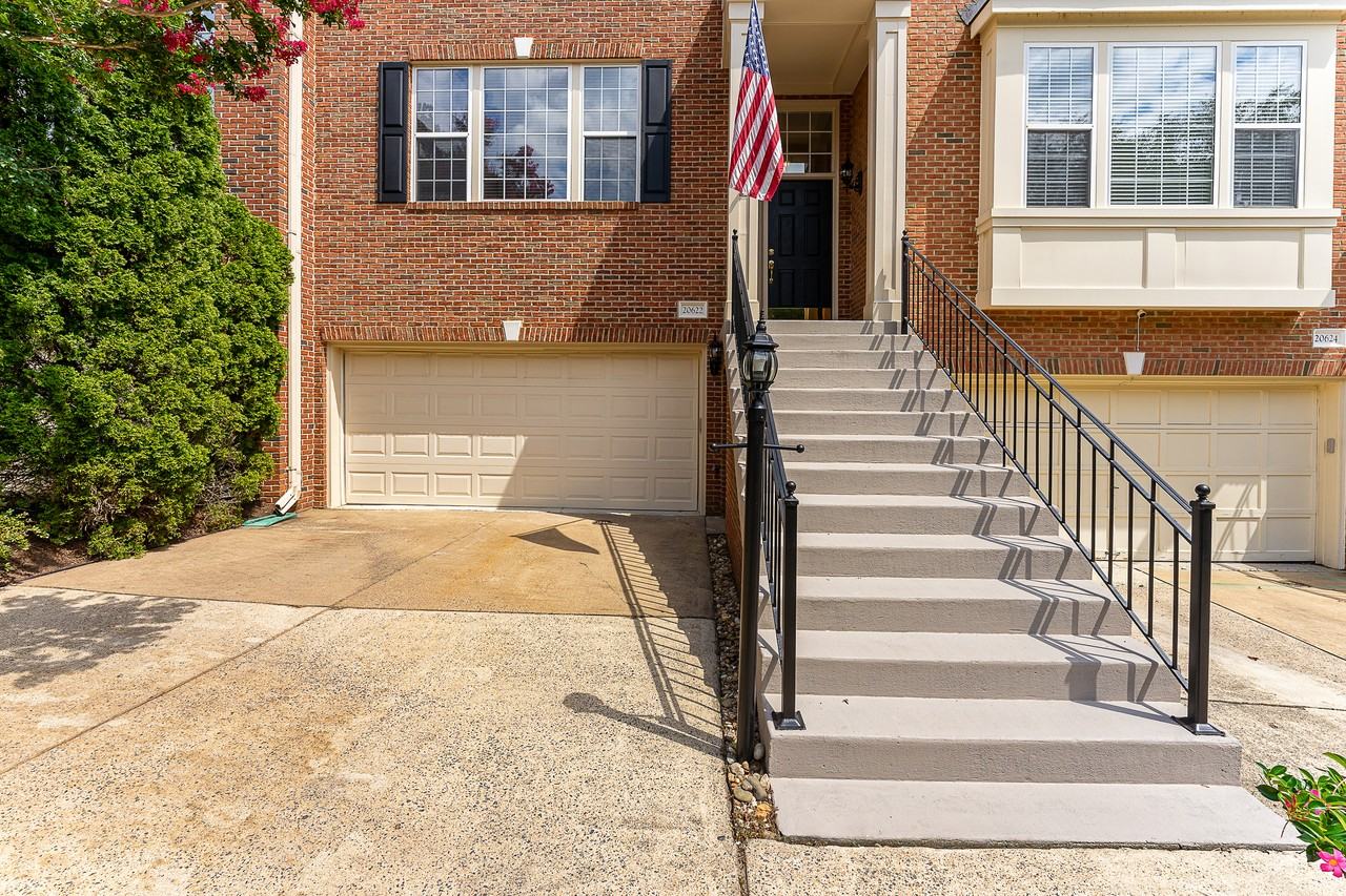 20622 Muddy Harbour Sq #20622 - Photo 2 of 28