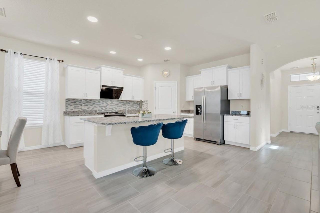 15789 Fountain Springs Rd - Photo 3 of 34