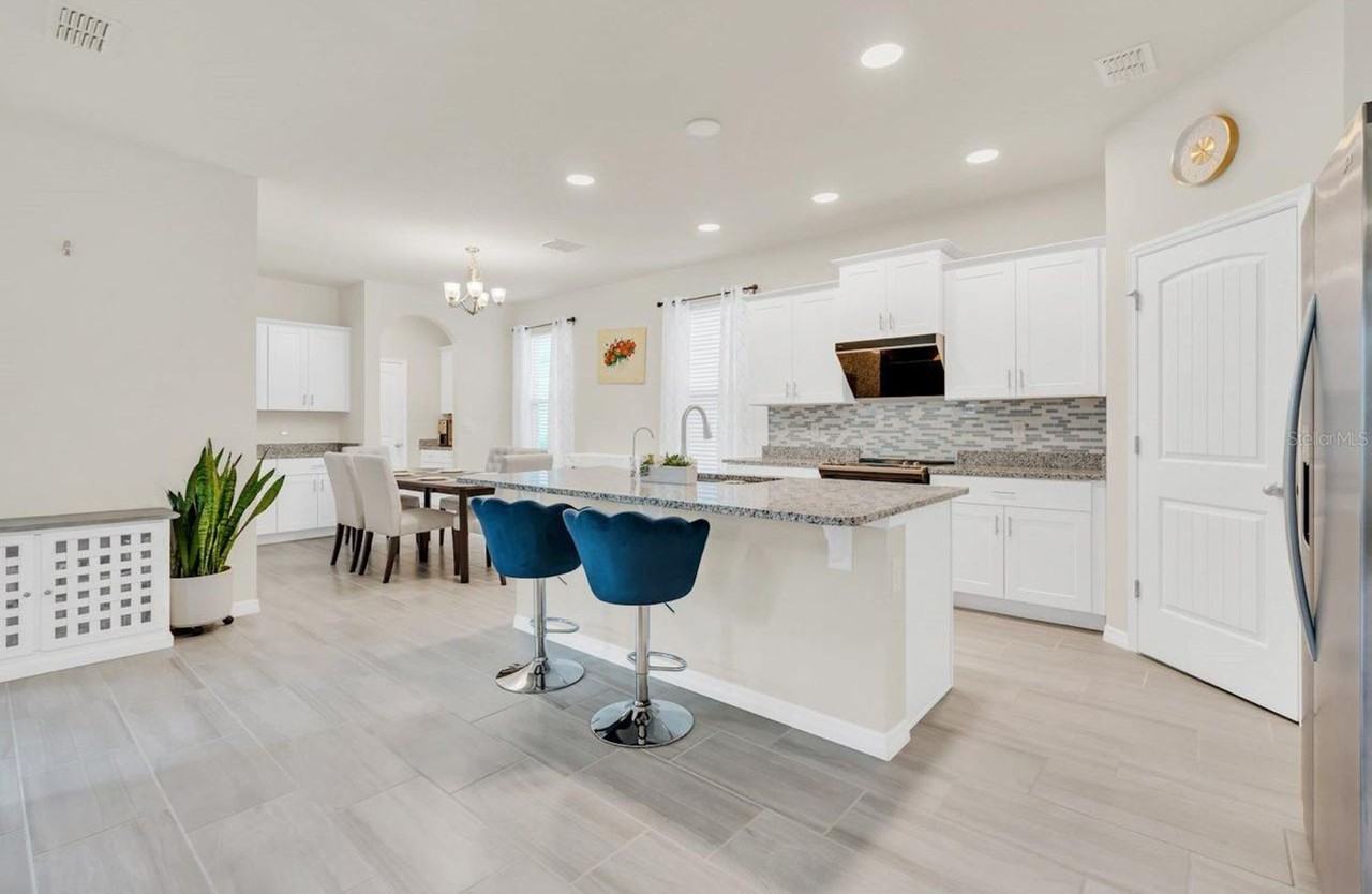 15789 Fountain Springs Rd - Photo 4 of 34