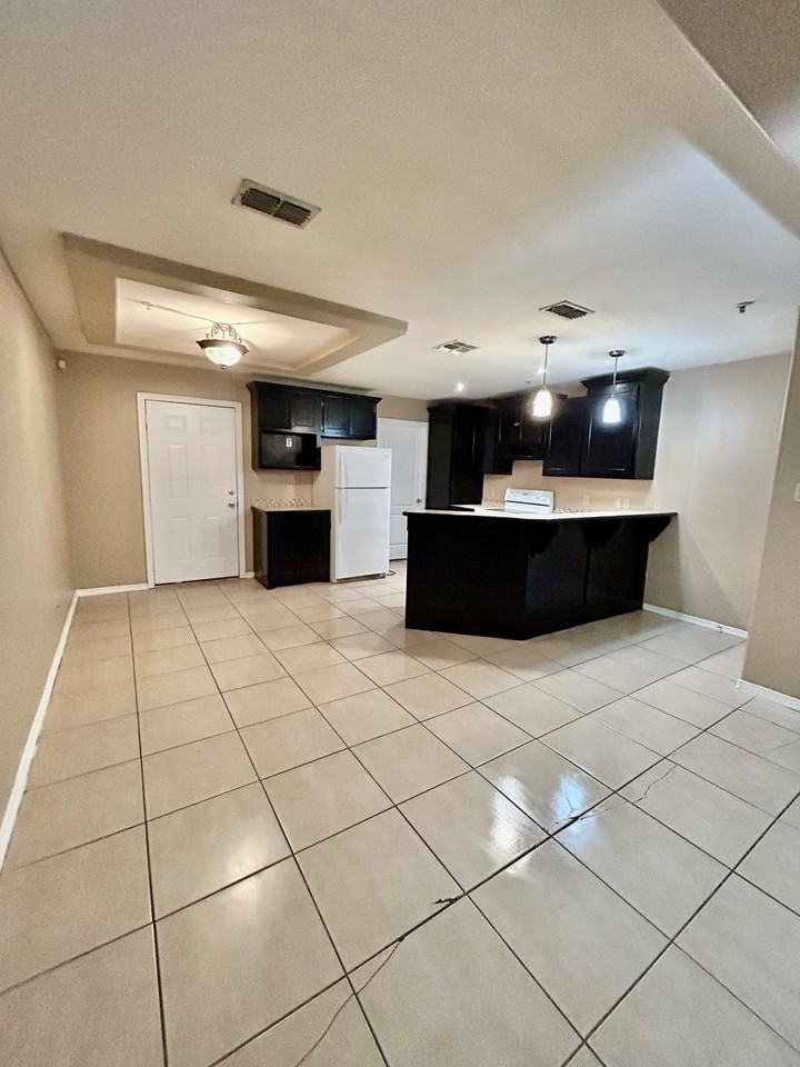 1209 W Kiwi Ave #2 - Photo 2 of 17