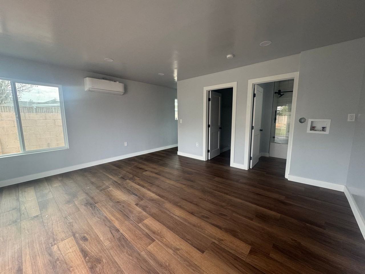 1900 1/2 N Bellflower Blvd - Photo 3 of 16