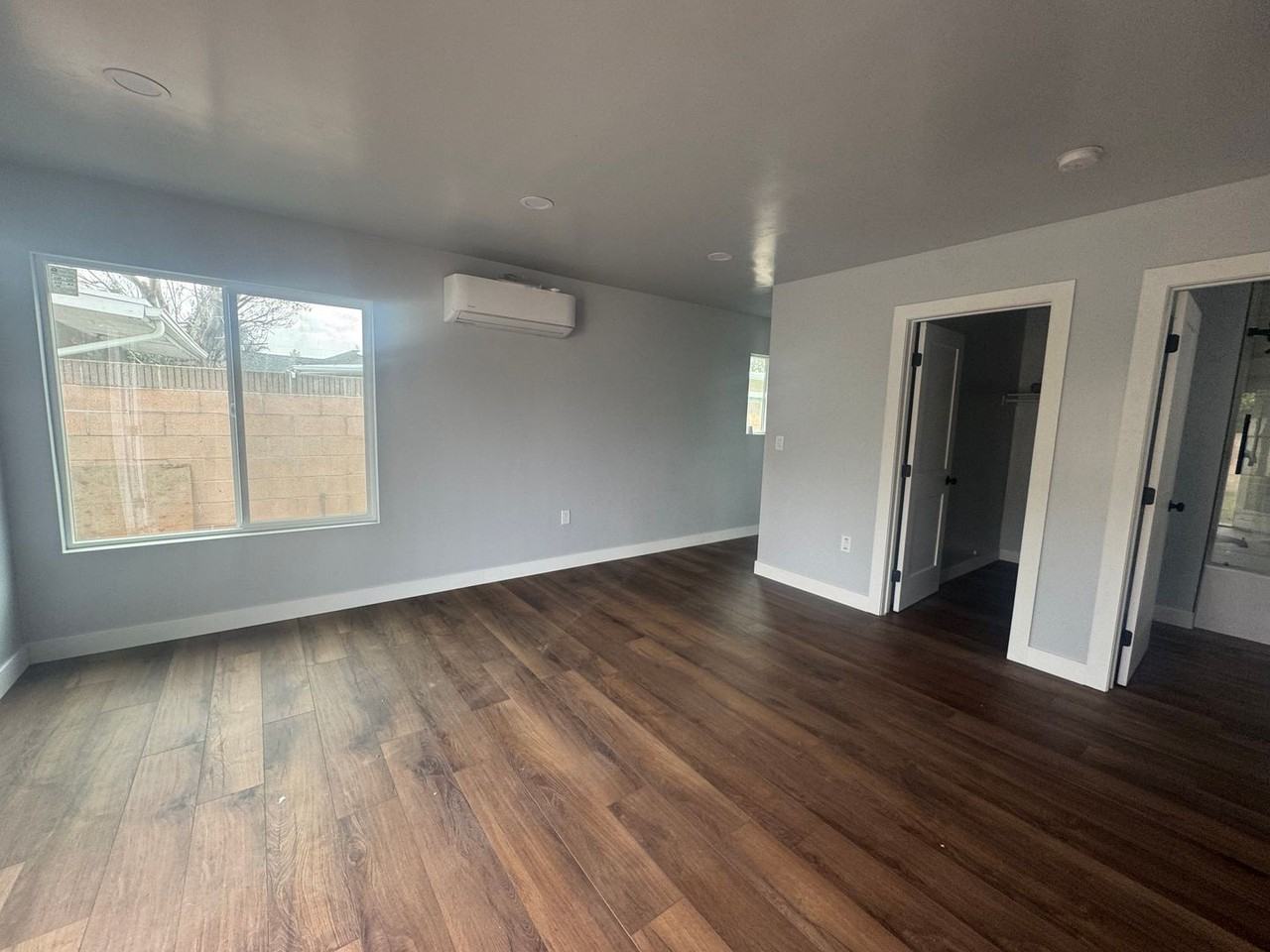 1900 1/2 N Bellflower Blvd - Photo 5 of 16