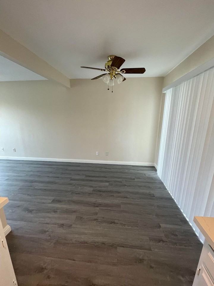 41013 Alder Ave - Photo 3 of 11