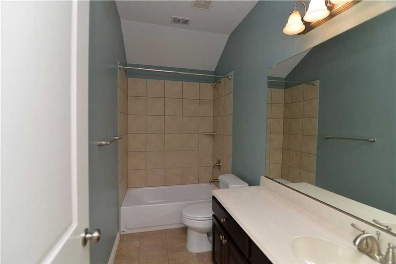 1204 Kittyhawk Dr - Photo 6 of 13