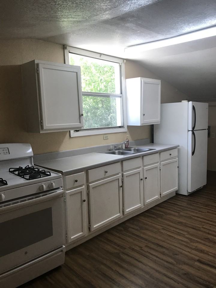 338 La Manda Blvd #3 - Photo 4 of 8