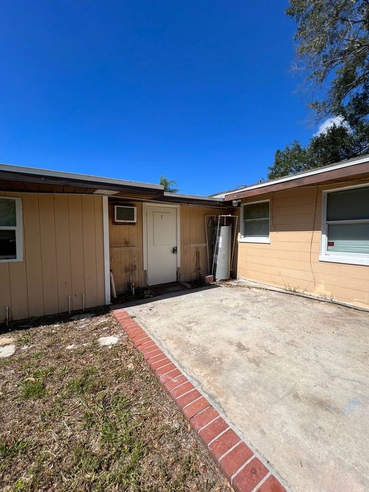 5831 13th Street Ct E - Photo 3 of 15