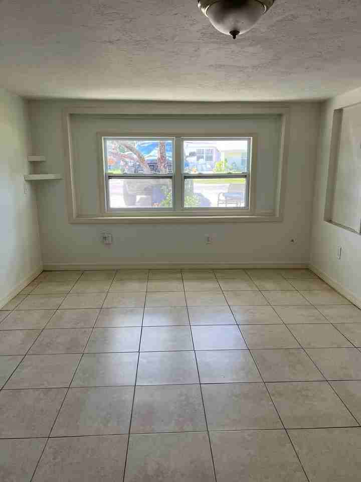 5831 13th Street Ct E - Photo 5 of 15