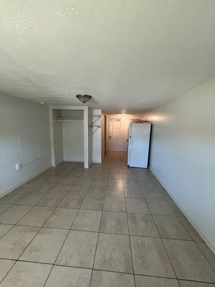 5831 13th Street Ct E - Photo 6 of 15