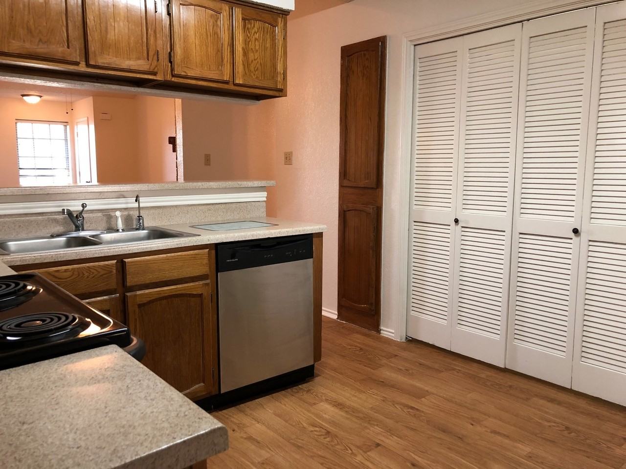 3008 Timothy Ln - Photo 5 of 16