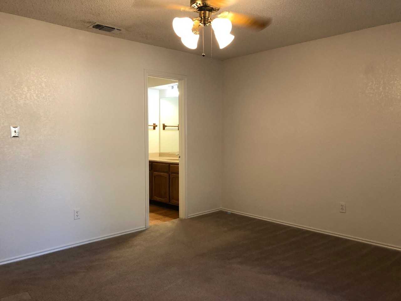 3008 Timothy Ln - Photo 7 of 16