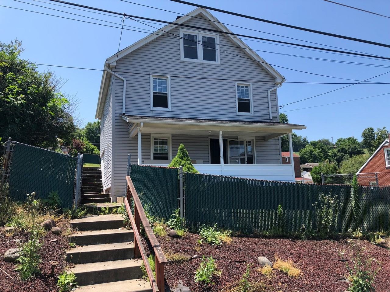 6488 Simmons Ave - Photo 2 of 11