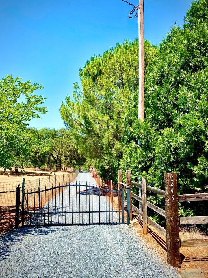 4245 Wood Ranch Rd - Photo 2 of 14