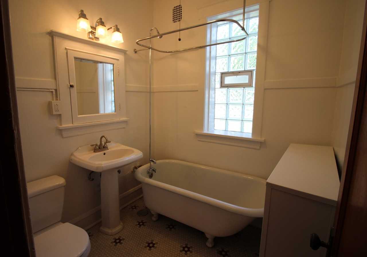 2653 N Harding Ave #2 - Photo 7 of 12