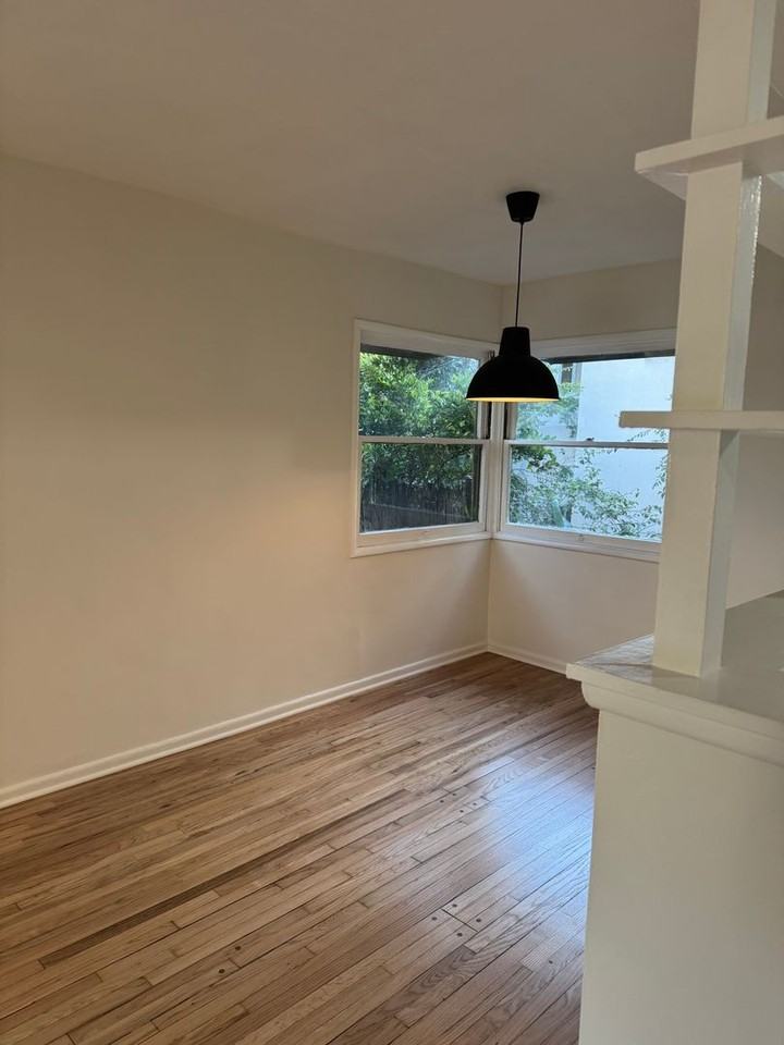 Monon 3753-3757.5 - Photo 2 of 6