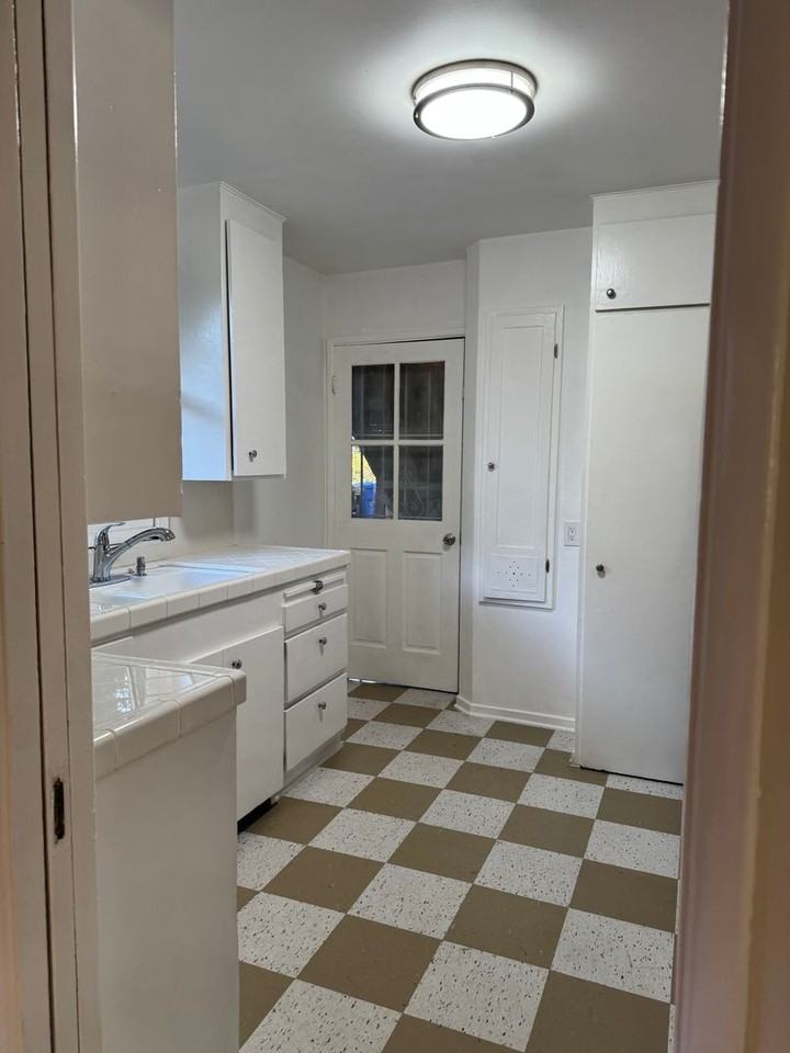 Monon 3753-3757.5 - Photo 3 of 6