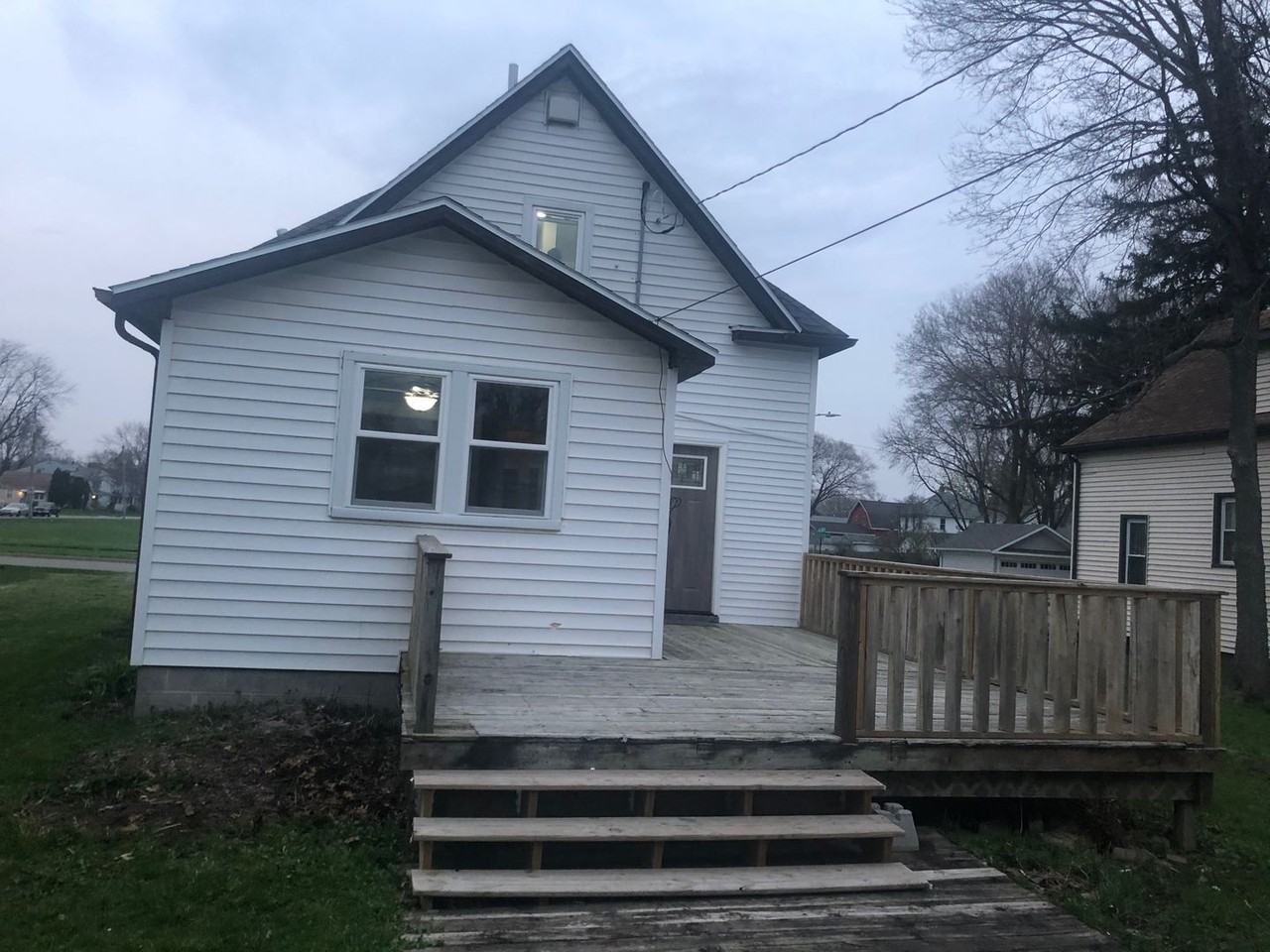 908 Williston Ave - Photo 3 of 24