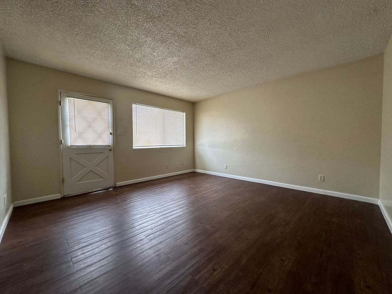 605 4th St - Photo 3 of 11