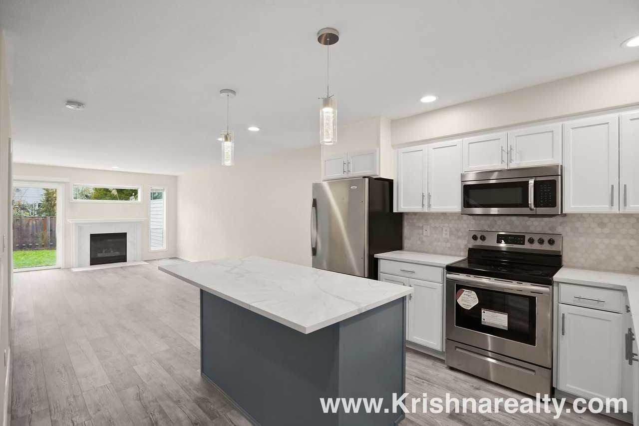 852 Ne 70th Ave - Photo 3 of 23