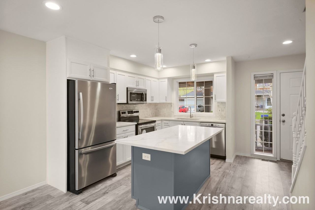 852 Ne 70th Ave - Photo 6 of 23