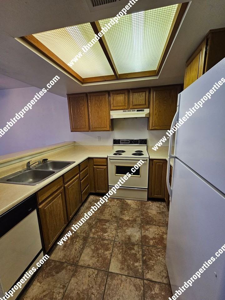 6095 Mckinney Dr Ne - Photo 3 of 18