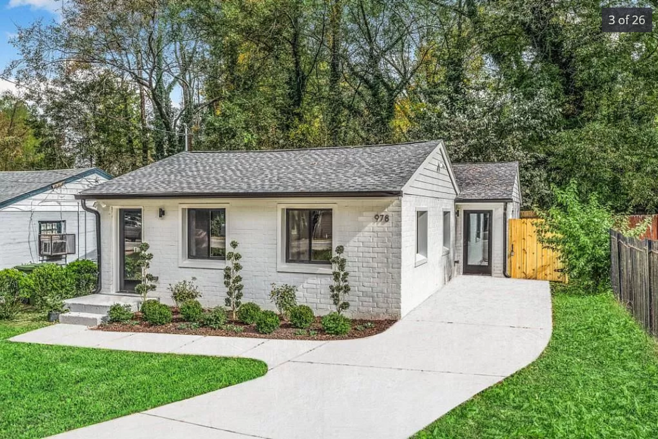 978 Lawton St Sw - Photo 2 of 23