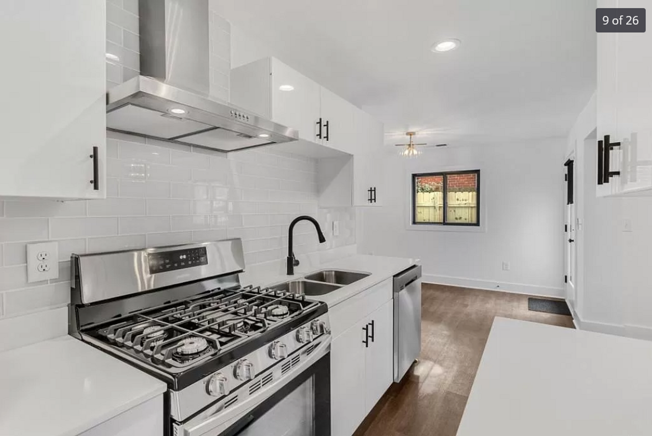 978 Lawton St Sw - Photo 5 of 23