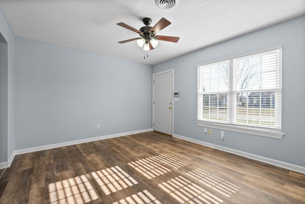 123 Gail St - Photo 3 of 21